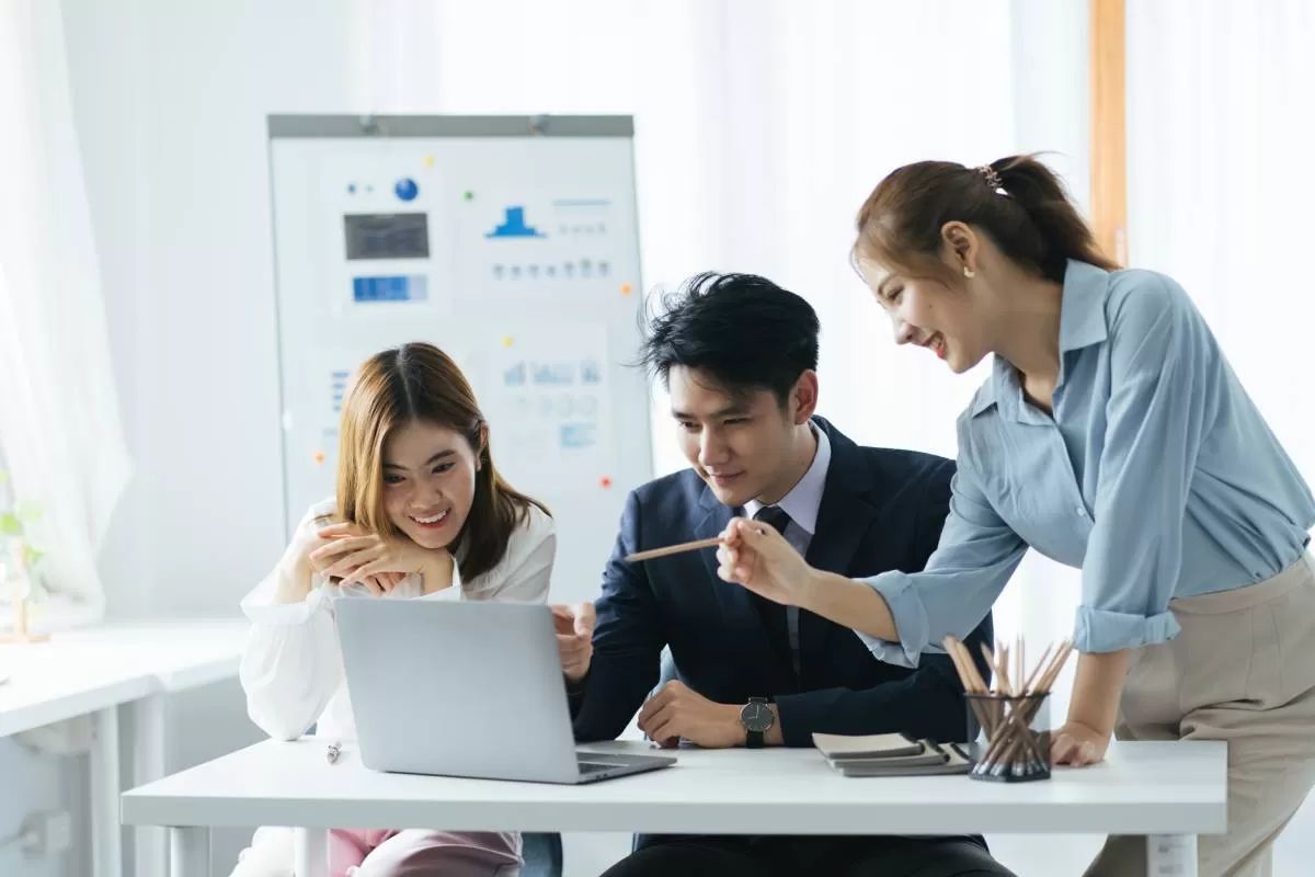 nhân viên bất động sản là làm gì